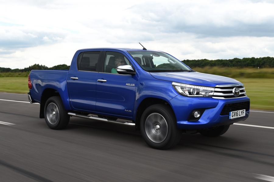  Toyota Hilux Invincible Double Cab 2016 года  (UK) (фото 23 из 30)